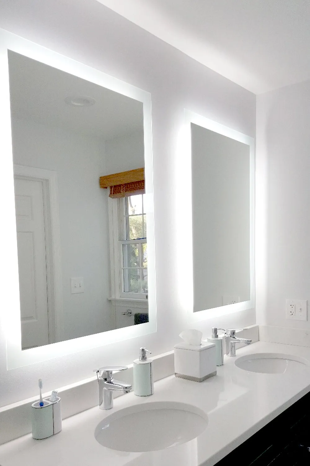 LED Mirror (Side-Lighted) 28" x 40" (or 40" x 28")