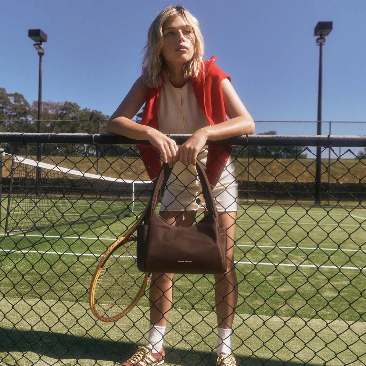 STATUS ANXIETY - Paloma - Truffle